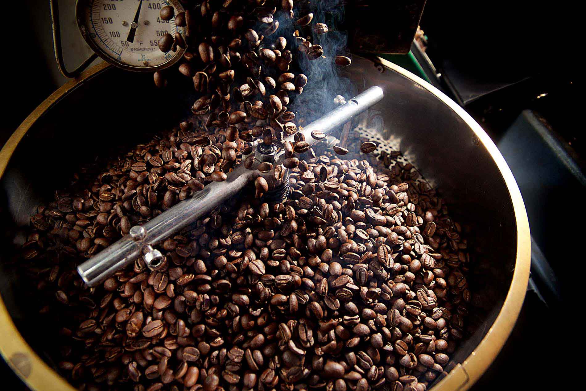 Personalised roasting of coffee beans with different roast levels